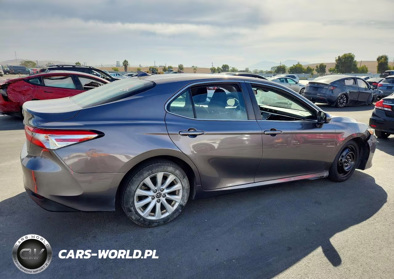 2019 Toyota Camry Le VIN:4T1B11HK1KU779191 - 3