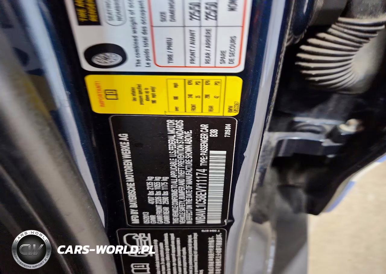 2014 BMW X1 xDrive28I VIN:WBAVL1C58EVY11174 - 13