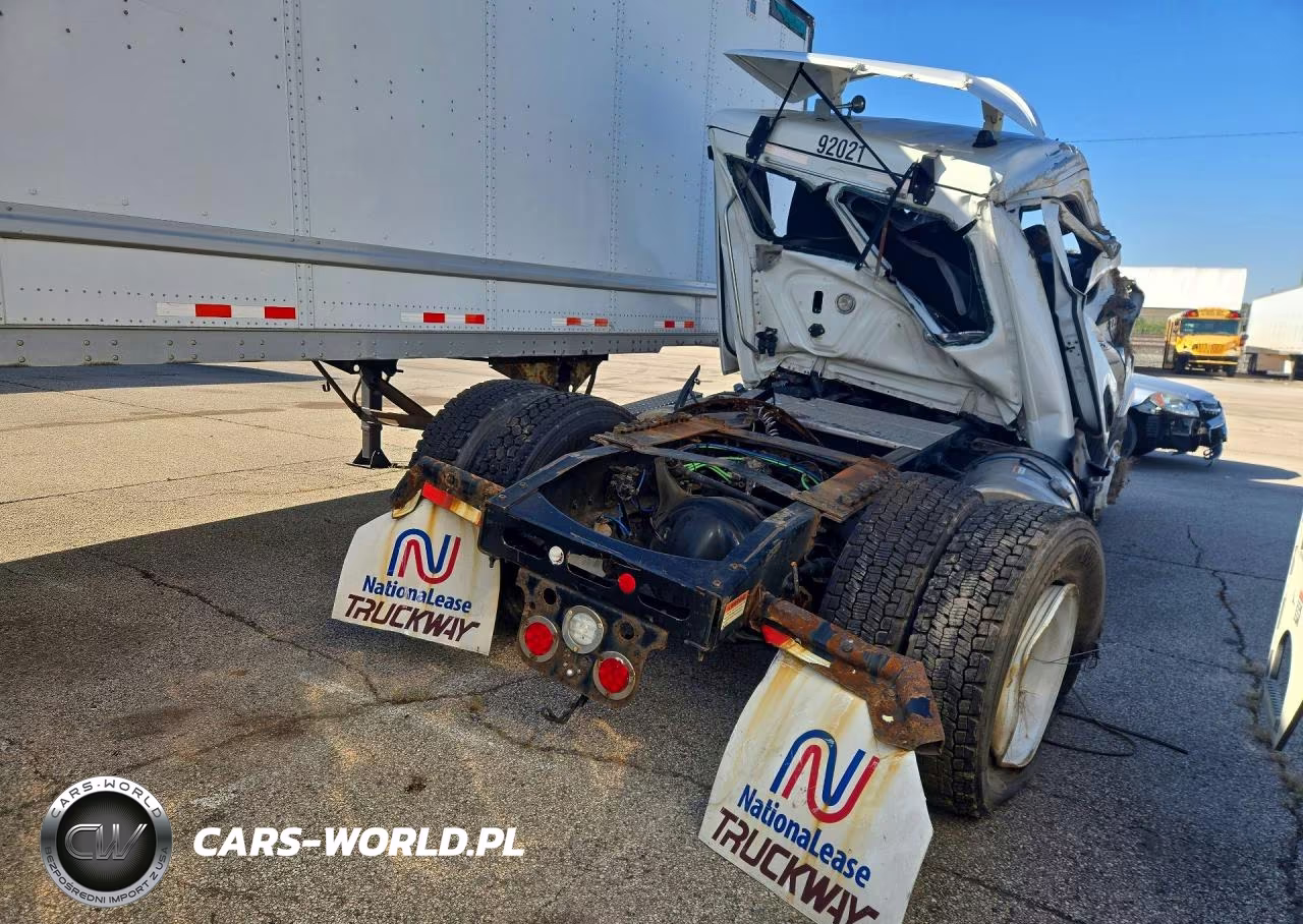 2022 Freightliner Cascadia 116 Truck Cab And Chassis VIN:3AKBHSFM2NDNL6205 - 3