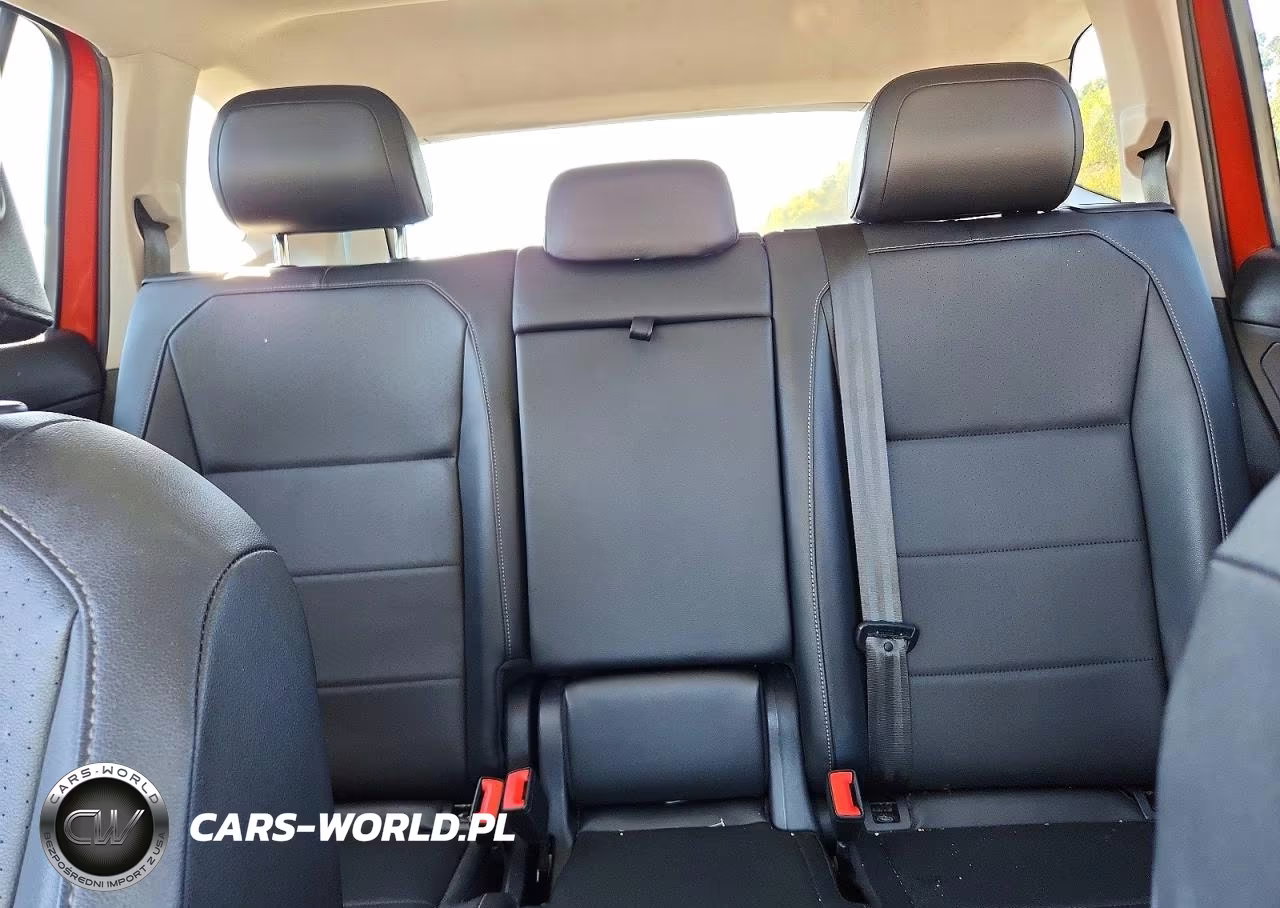 2018 Volkswagen Tiguan Se VIN:3VV3B7AX1JM166751 - 10