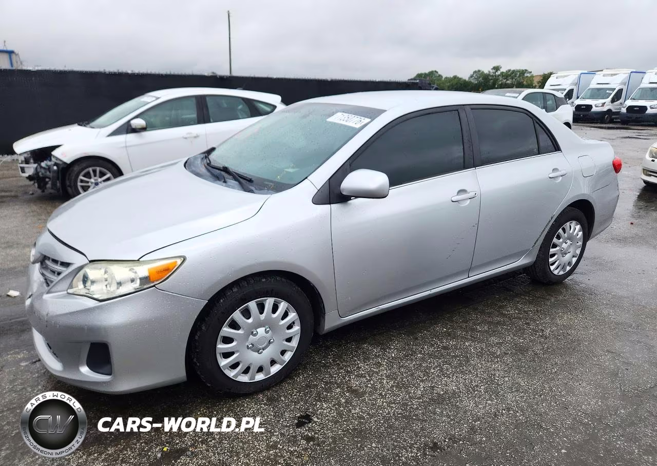 2013 Toyota Corolla Le – zdjęcie 1 z 12