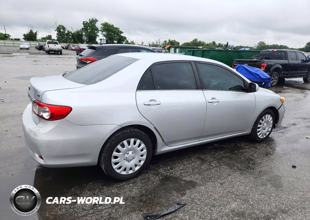 2013 Toyota Corolla Le VIN:5YFBU4EE0DP120546 - 3