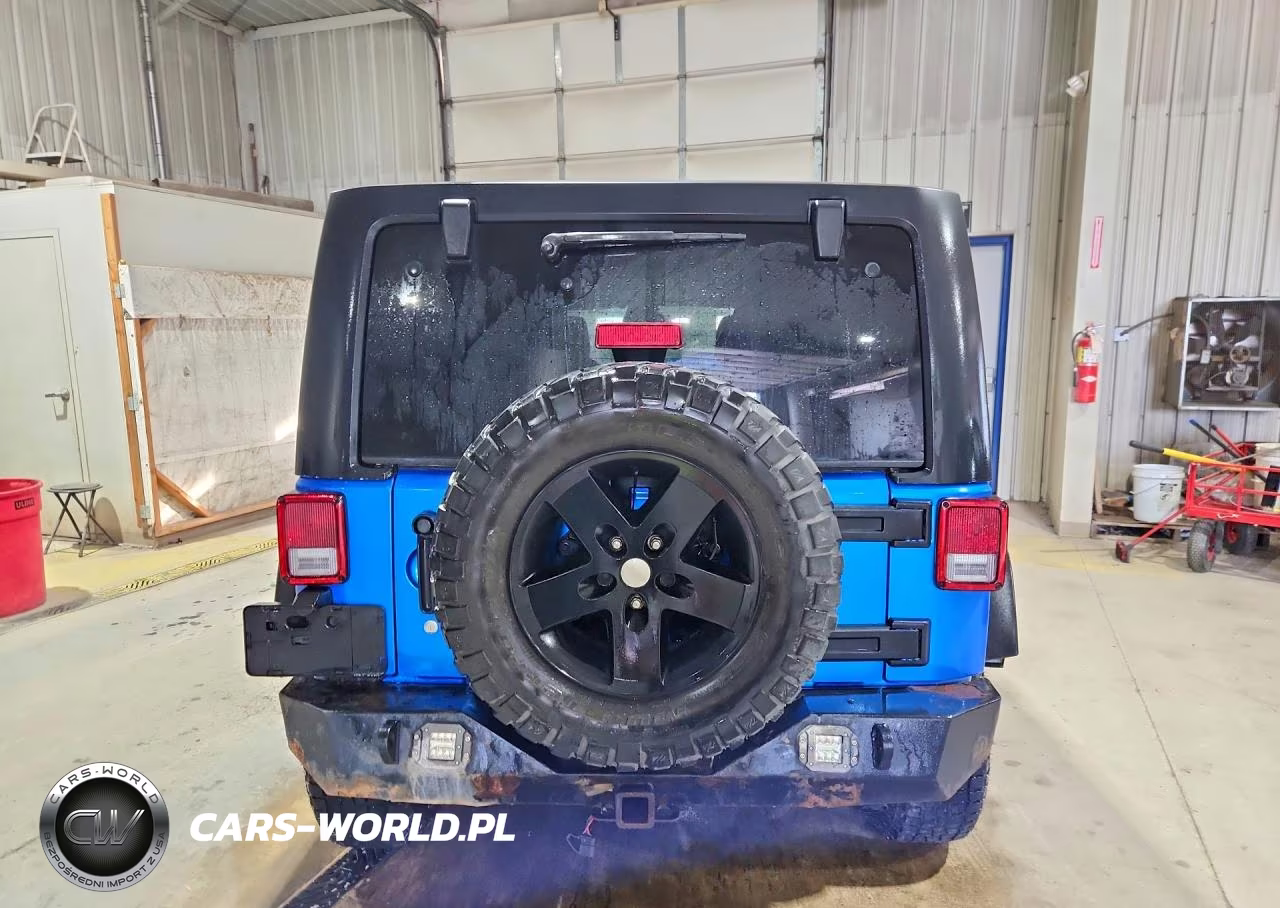 2015 Jeep Wrangler Unlimited Sport VIN:1C4HJWDG8FL707798 - 6