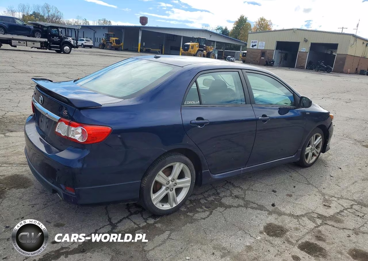 2013 Toyota Corolla S VIN:2T1BU4EE0DC070635 - 3