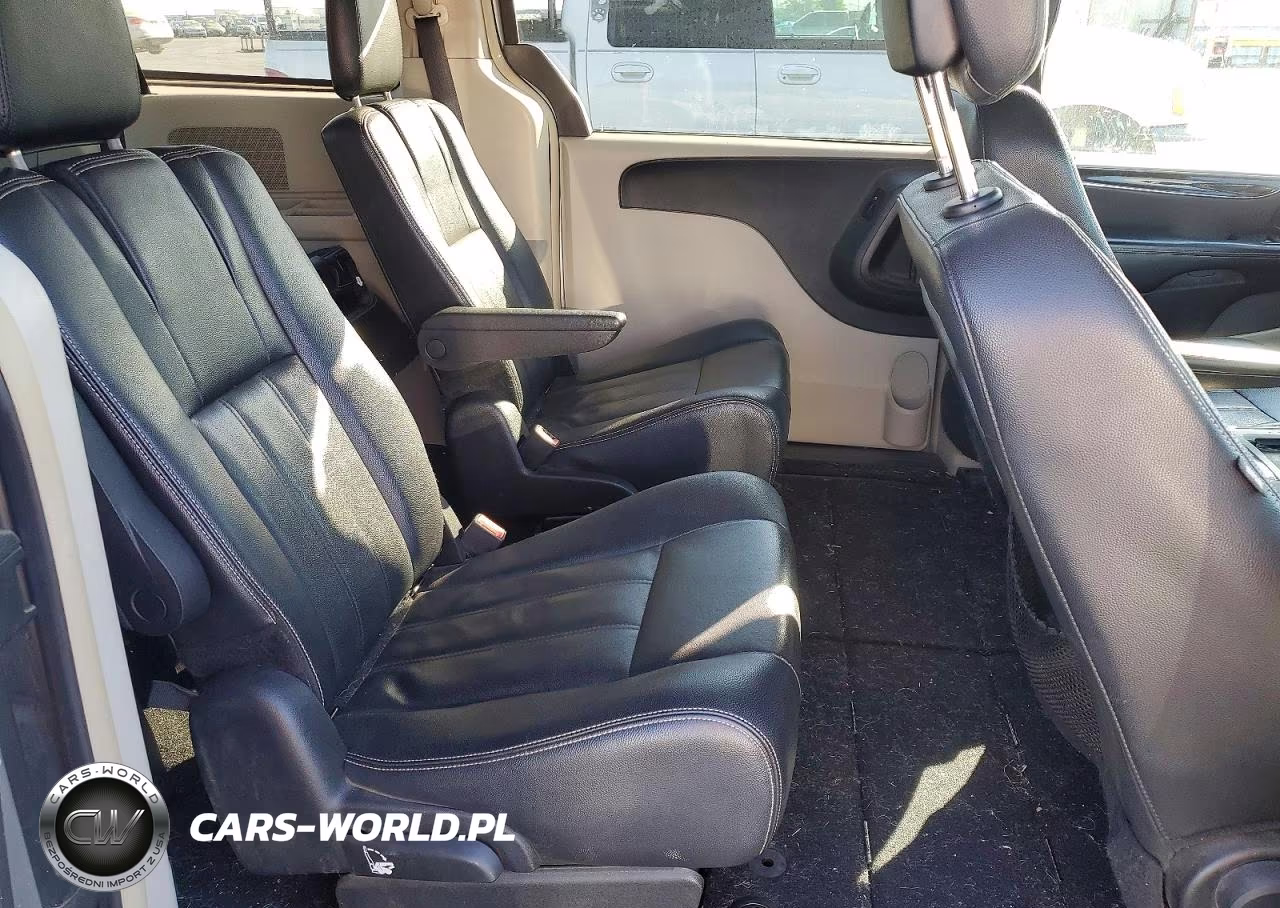2014 Chrysler Town & Country Touring VIN:2C4RC1BG1ER203572 - 10