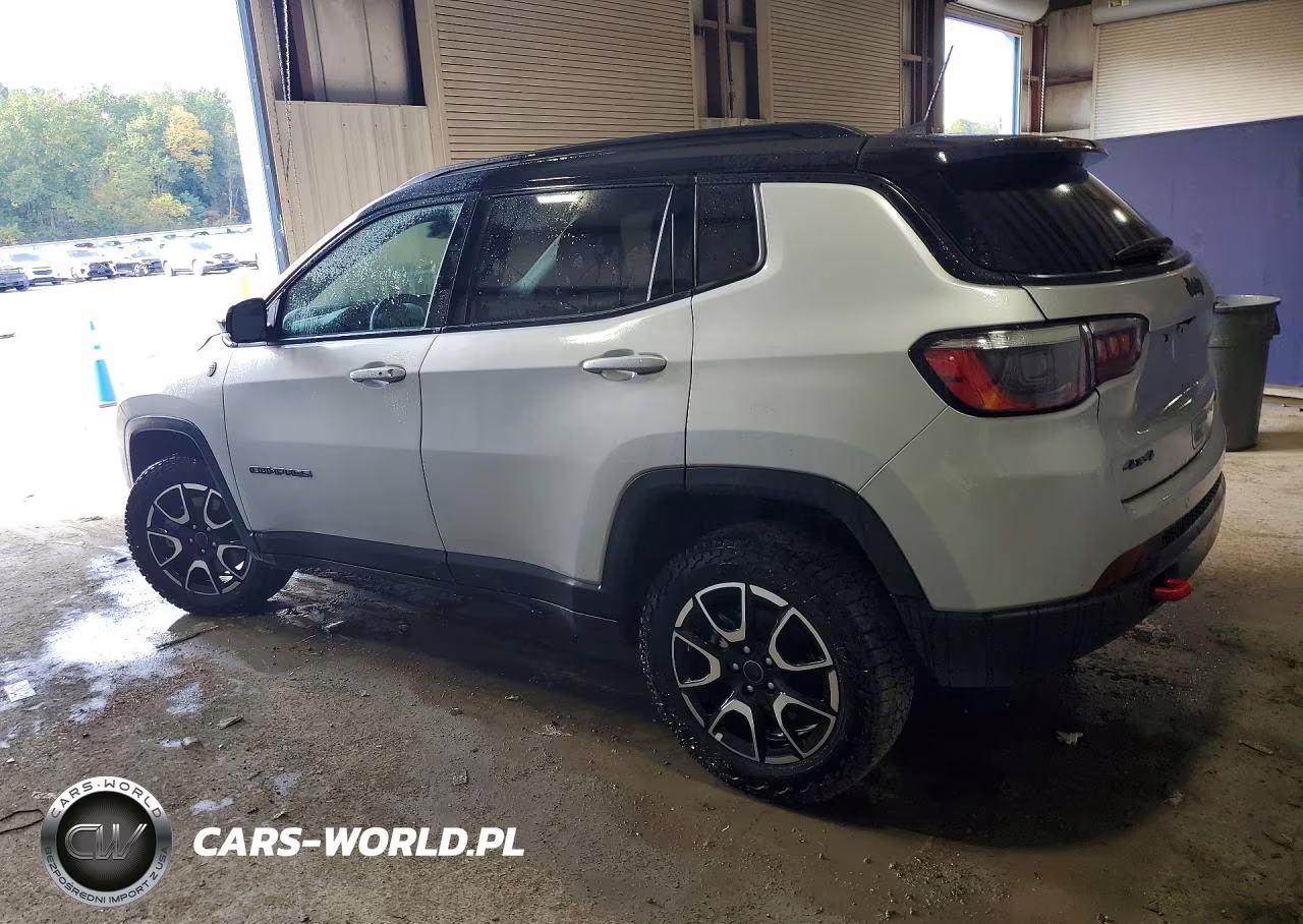 2025 Jeep Compass Trailhawk VIN:3C4NJDDN4ST564093 - 2