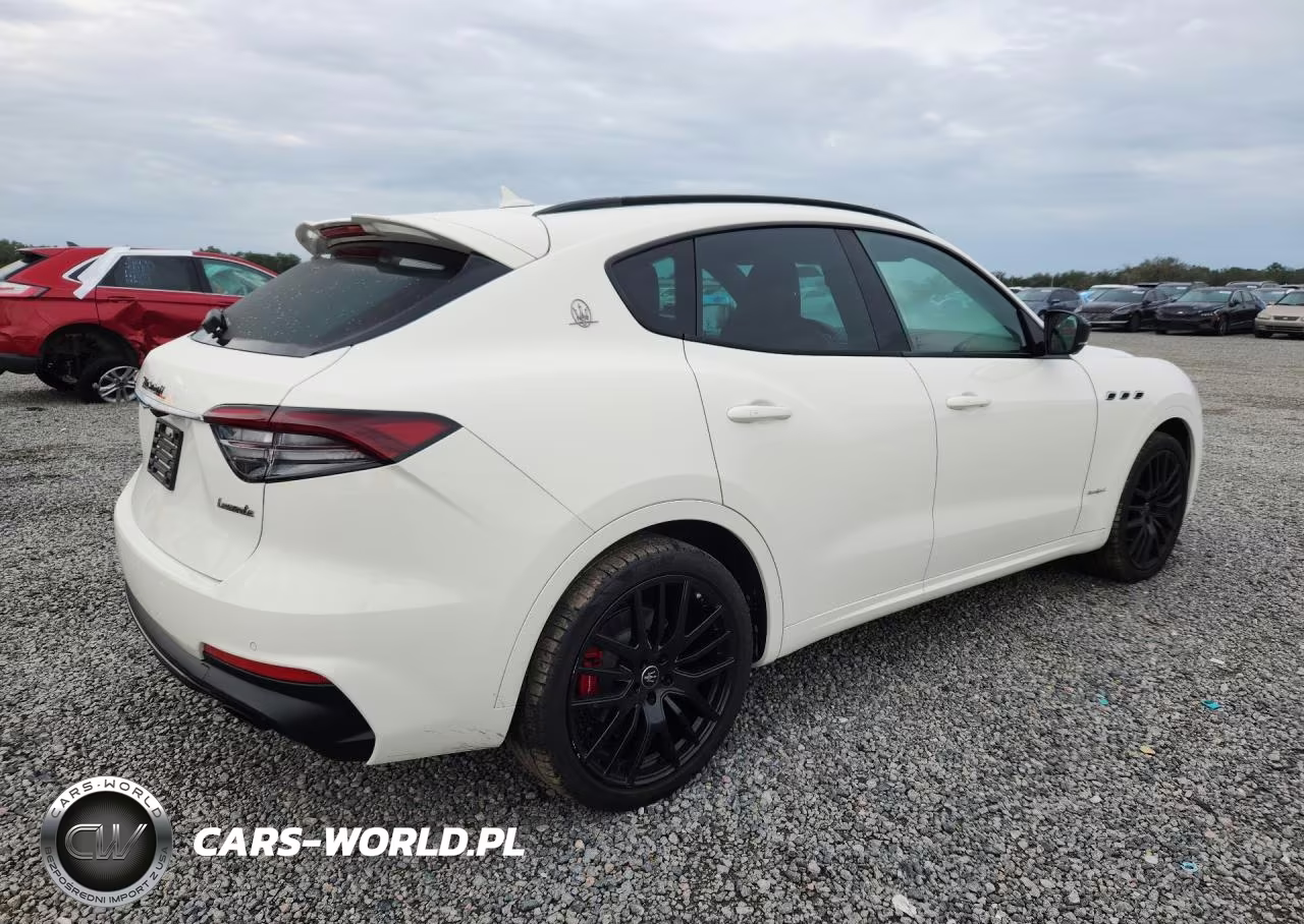 2021 Maserati Levante Sport VIN:ZN661XUS2MX379722 - 3
