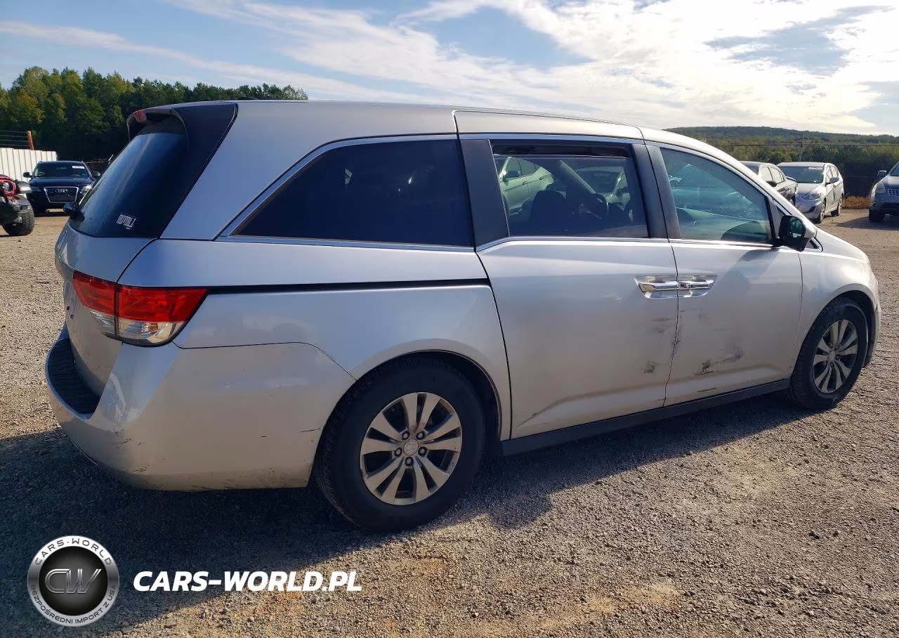 2015 Honda Odyssey VIN:5FNRL5H62FB064507 - 3