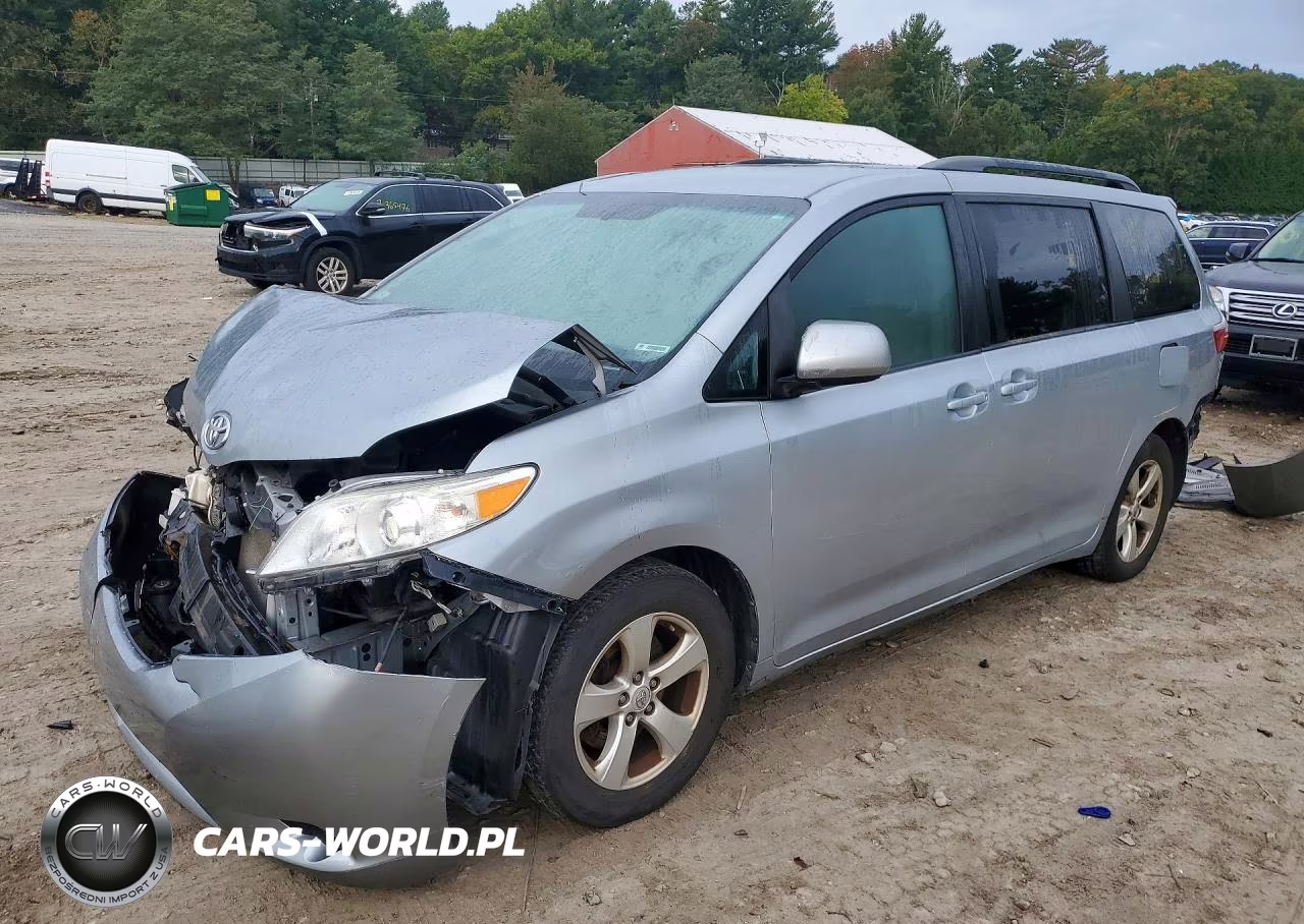 2015 Toyota Sienna Le