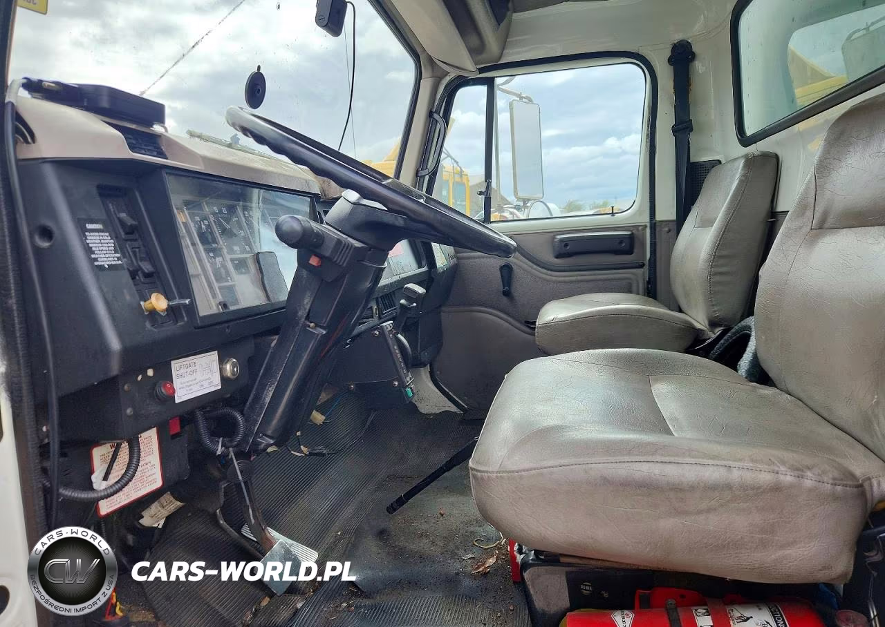 2001 International 4000 4700 VIN:1HTSCABMX1H388639 - 7