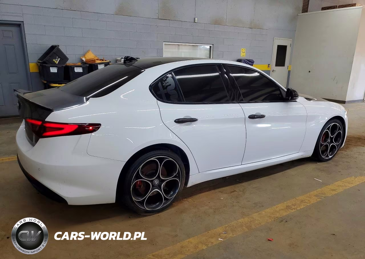 2023 Alfa Romeo Giulia Ti VIN:ZARFAMBN6P7666732 - 3