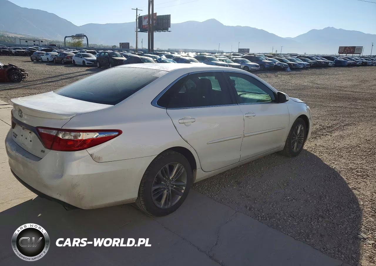2016 Toyota Camry Se VIN:4T1BF1FK2GU241790 - 3