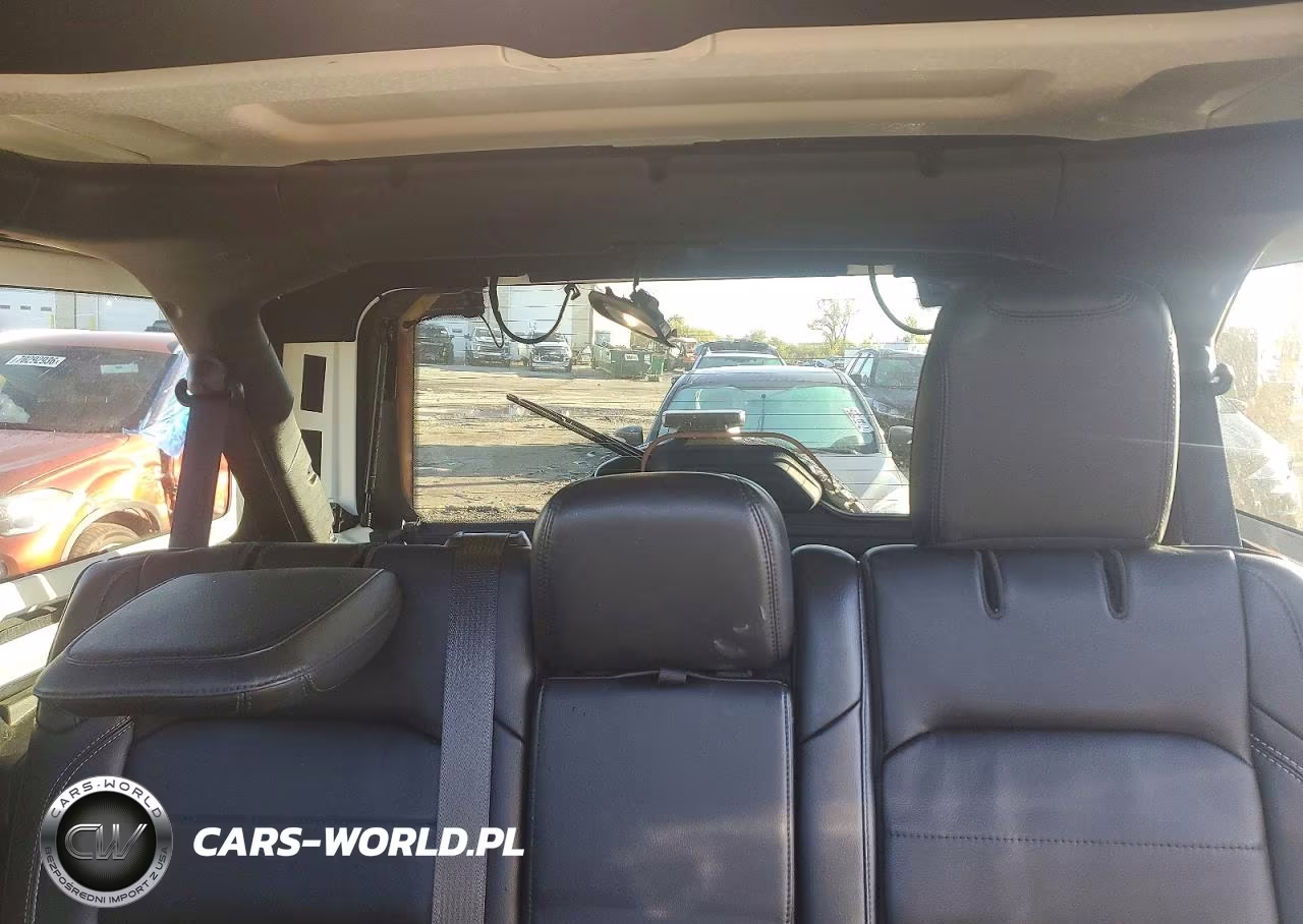 2020 Jeep Wrangler Unlimited Sahara VIN:1C4HJXEN8LW234837 - 10