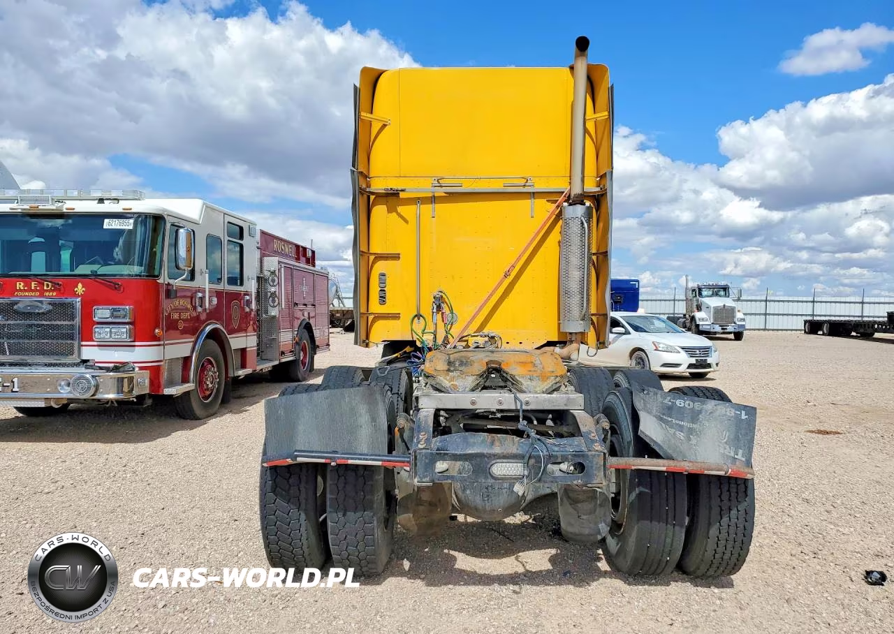 2006 Freightliner Columbia 120 Semi Truck VIN:1FUJA6CK76DV52669 - 6