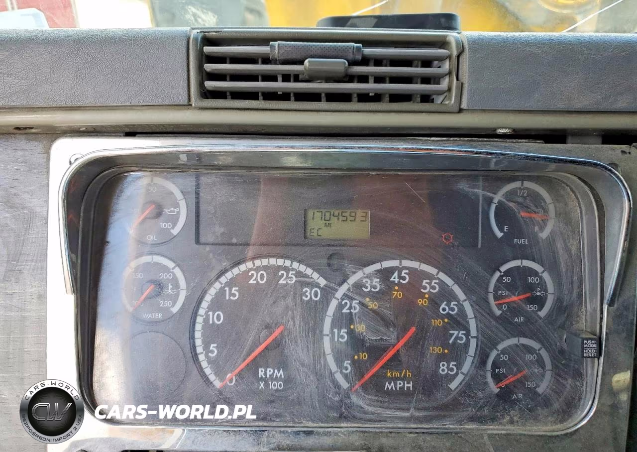 2006 Freightliner Columbia 120 Semi Truck VIN:1FUJA6CK76DV52669 - 9