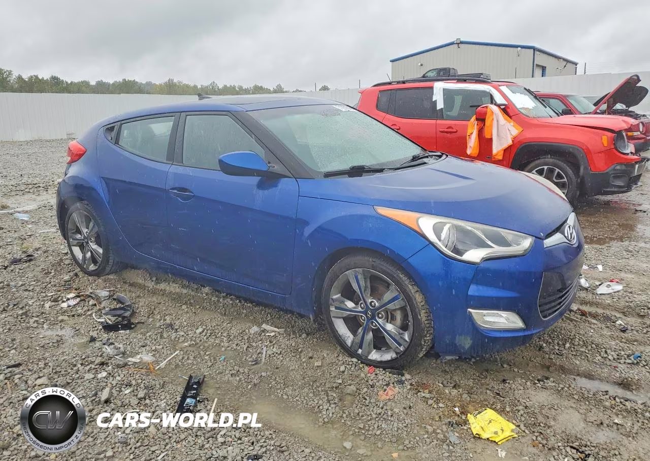 2016 Hyundai Veloster Base VIN:KMHTC6AD2GU280205 - 4
