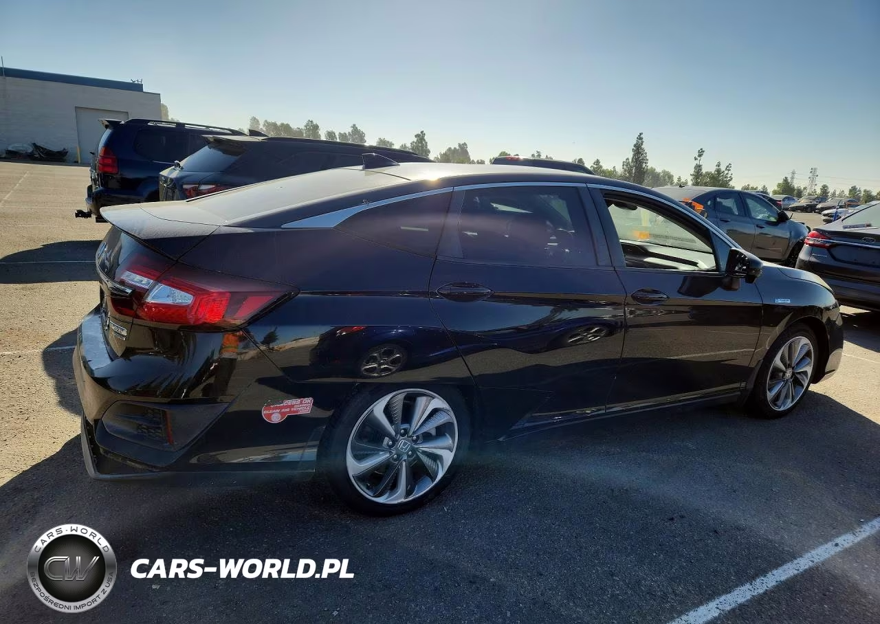 2018 Honda Clarity Touring VIN:JHMZC5F37JC004848 - 3
