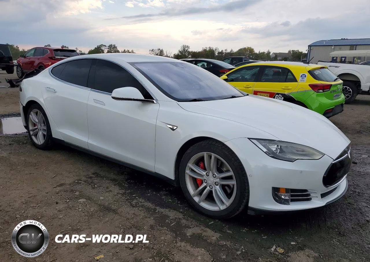 2015 Tesla Model S VIN:5YJSA1E42FF118651 - 4