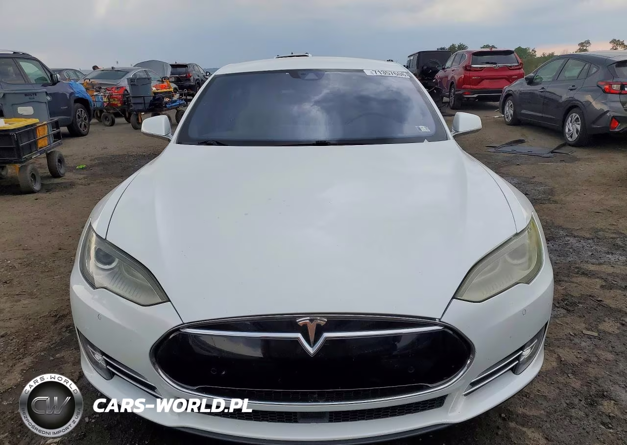 2015 Tesla Model S VIN:5YJSA1E42FF118651 - 5