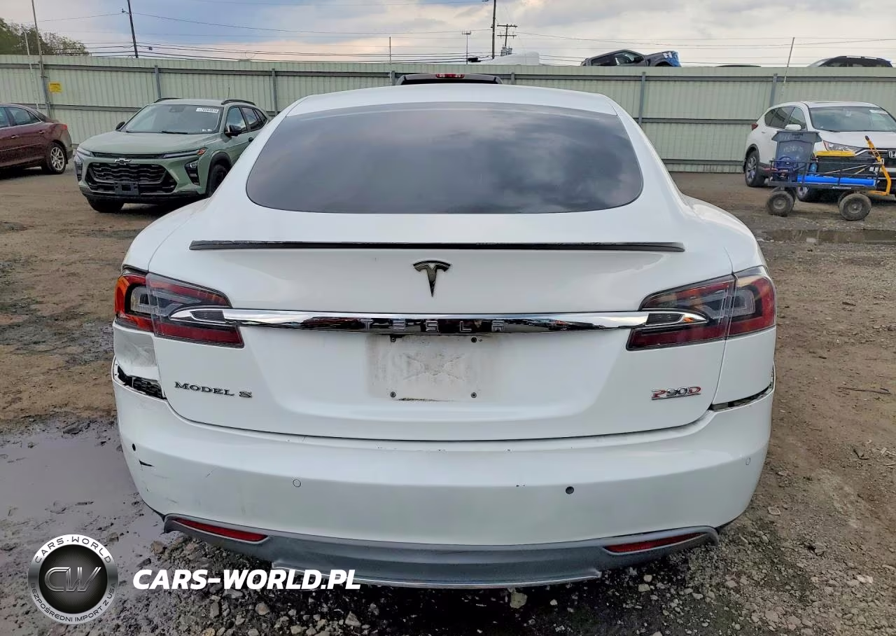2015 Tesla Model S VIN:5YJSA1E42FF118651 - 6