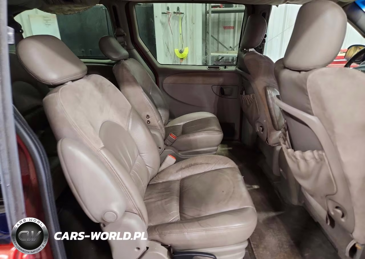 2001 Chrysler Town & Country Limited VIN:2C8GT64LX1R142309 - 11