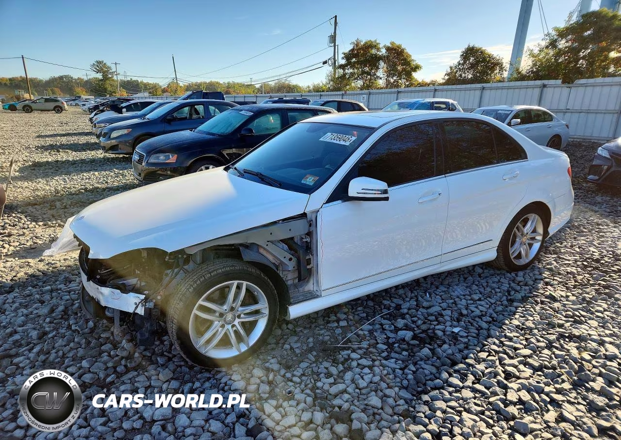 2013 Mercedes-Benz C 300 4Matic VIN:WDDGF8AB5DG121444 - 1