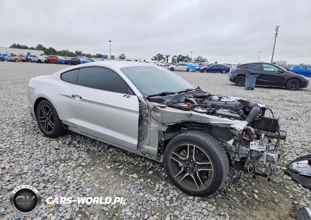 2018 Ford Mustang VIN:1FA6P8TH2J5115554 - 4