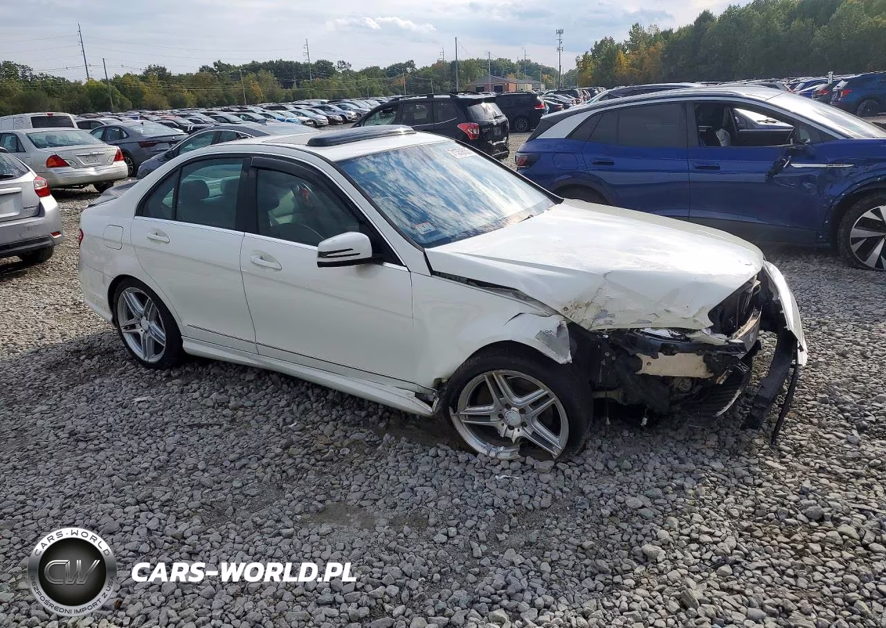 2010 Mercedes-Benz C 350 VIN:WDDGF5GB0AR098547 - 4