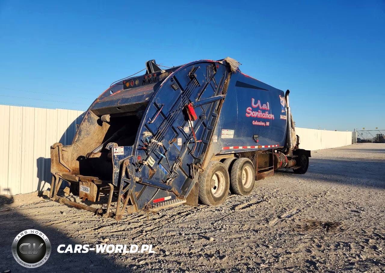 2003 International 7400 Refuse Truck VIN:1HTWGADT23J063473 - 3