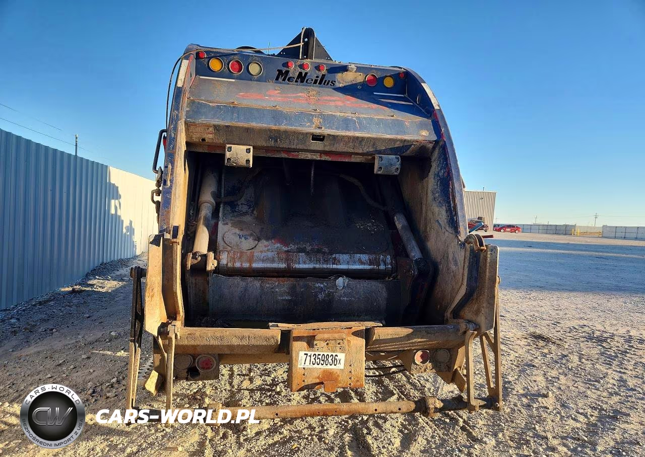 2003 International 7400 Refuse Truck VIN:1HTWGADT23J063473 - 6