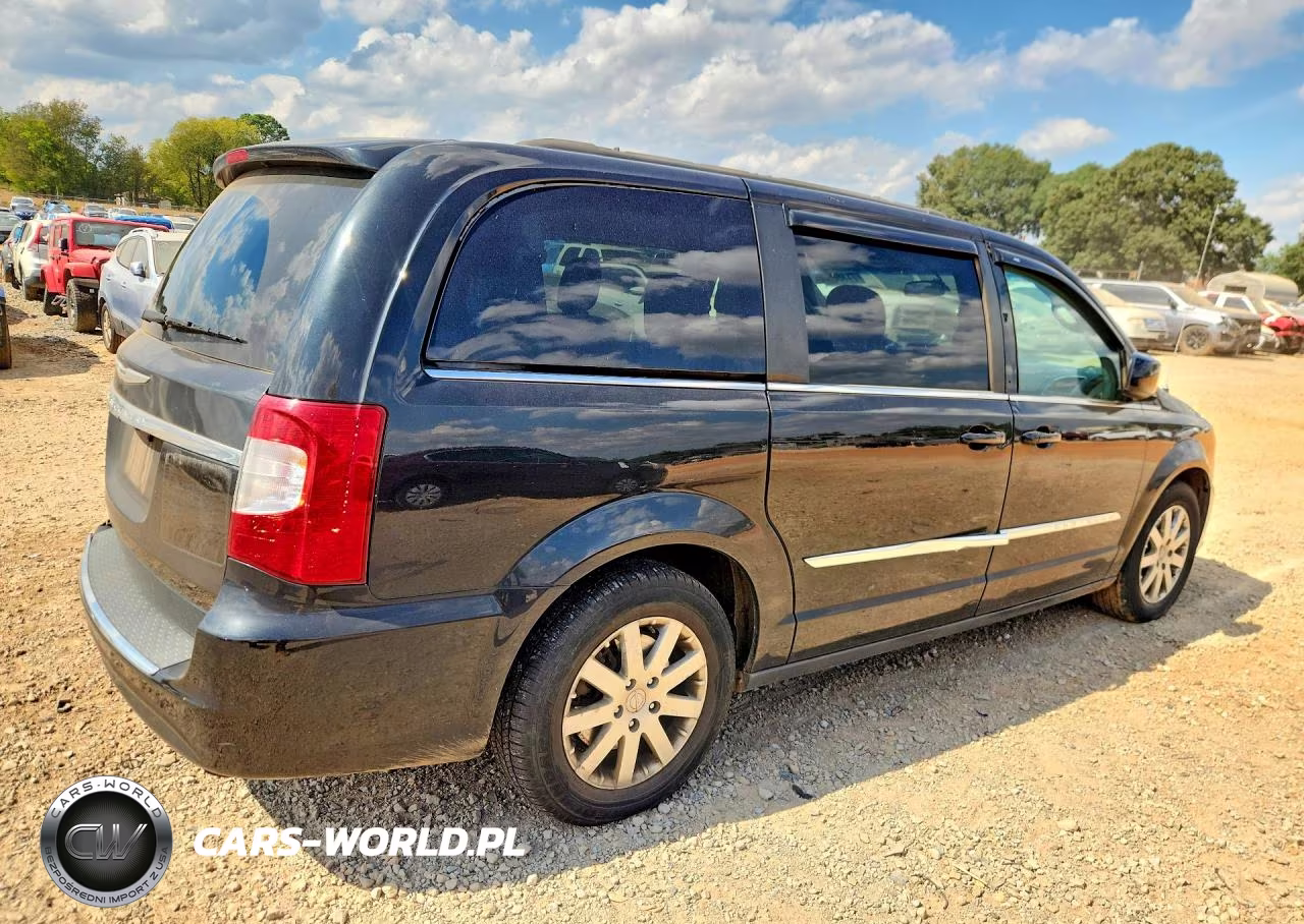 2015 Chrysler Town & Country Touring VIN:2C4RC1BG5FR551795 - 3
