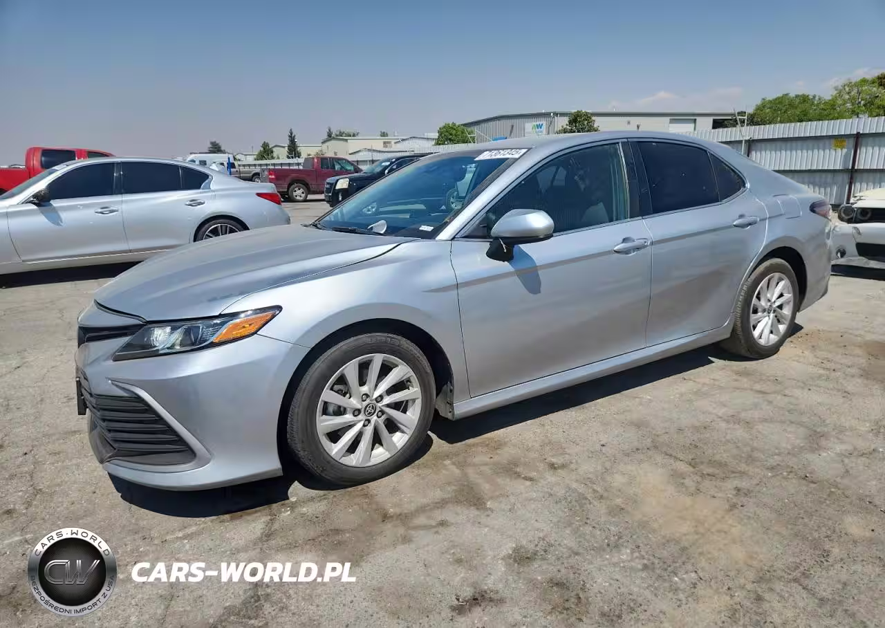 2024 Toyota Camry Le