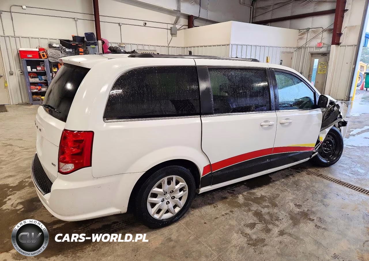 2020 Dodge Grand Caravan Sxt VIN:2C4RDGCG3LR179450 - 3