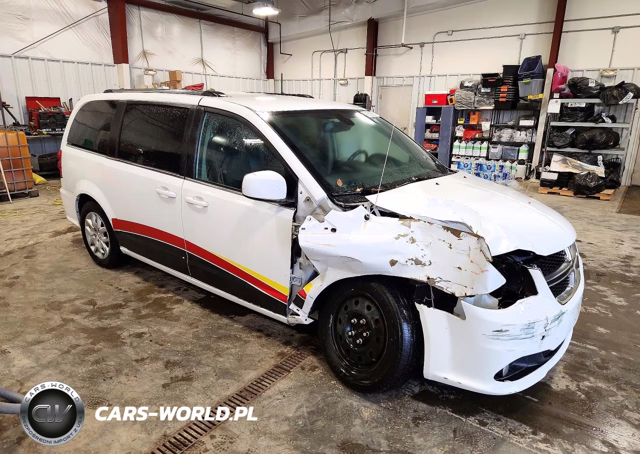 2020 Dodge Grand Caravan Sxt VIN:2C4RDGCG3LR179450 - 4