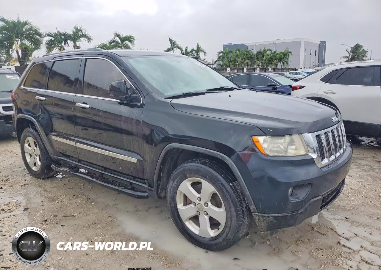 2012 Jeep Grand Cherokee Laredo VIN:1C4RJEAG2CC137067 - 4