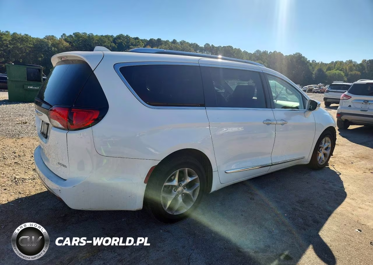 2018 Chrysler Pacifica Limited VIN:2C4RC1GG9JR269046 - 3