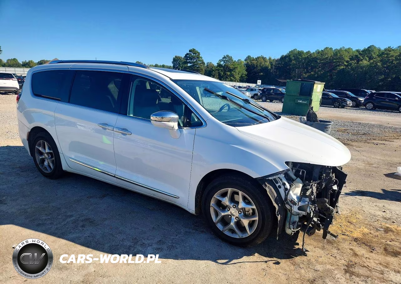 2018 Chrysler Pacifica Limited VIN:2C4RC1GG9JR269046 - 4
