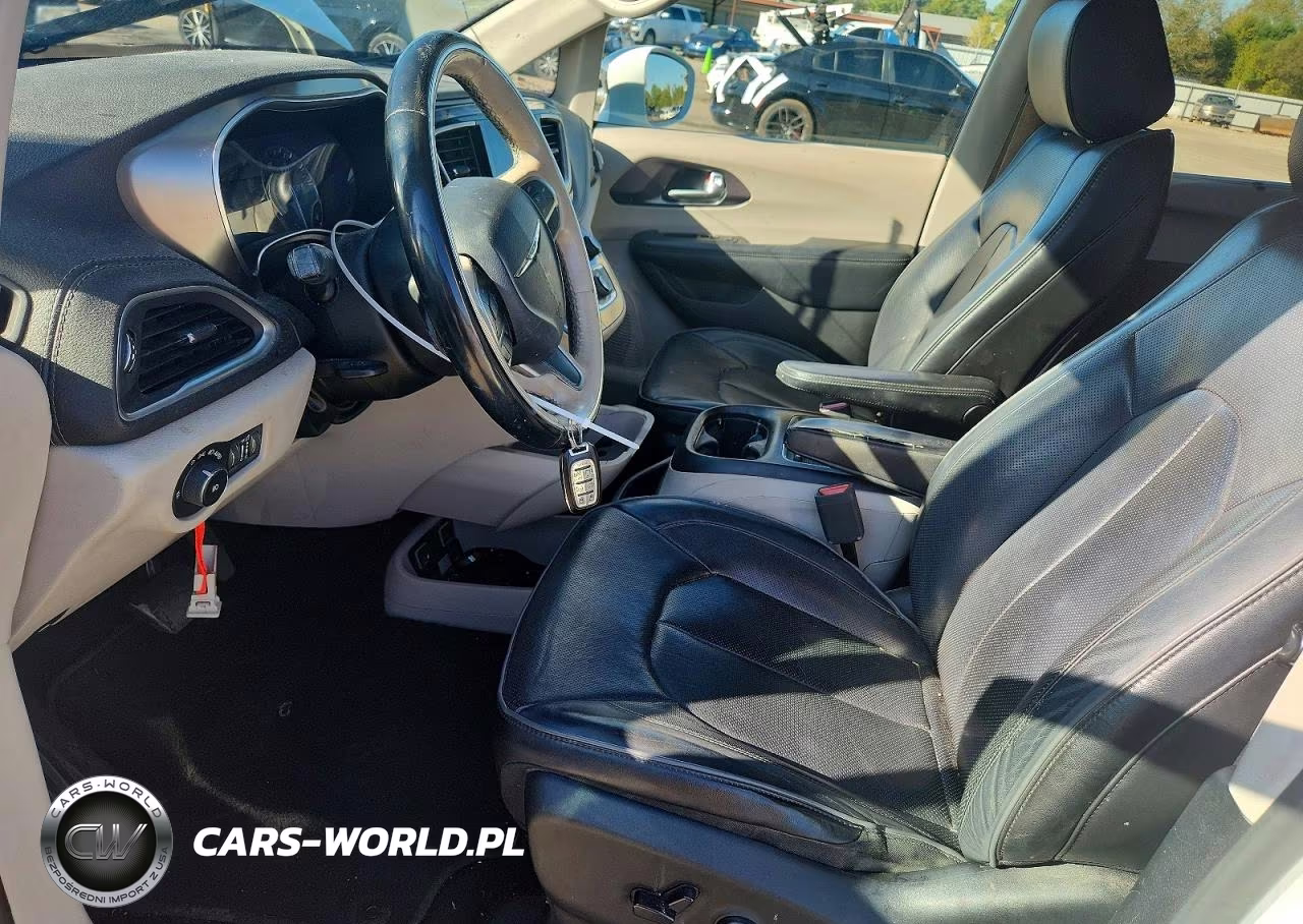 2018 Chrysler Pacifica Limited VIN:2C4RC1GG9JR269046 - 7