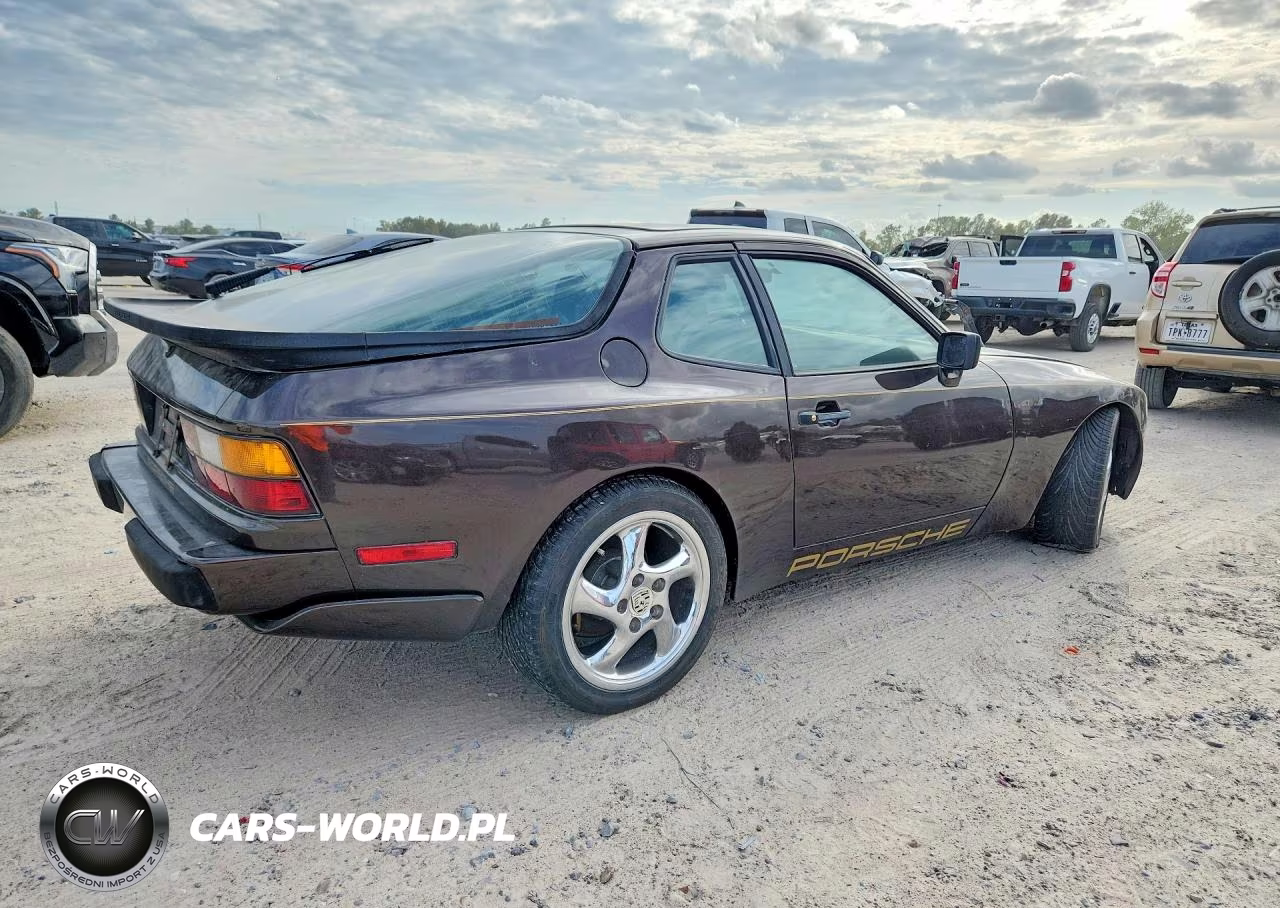 1985 Porsche 944 VIN:WP0AA094XFN452122 - 3