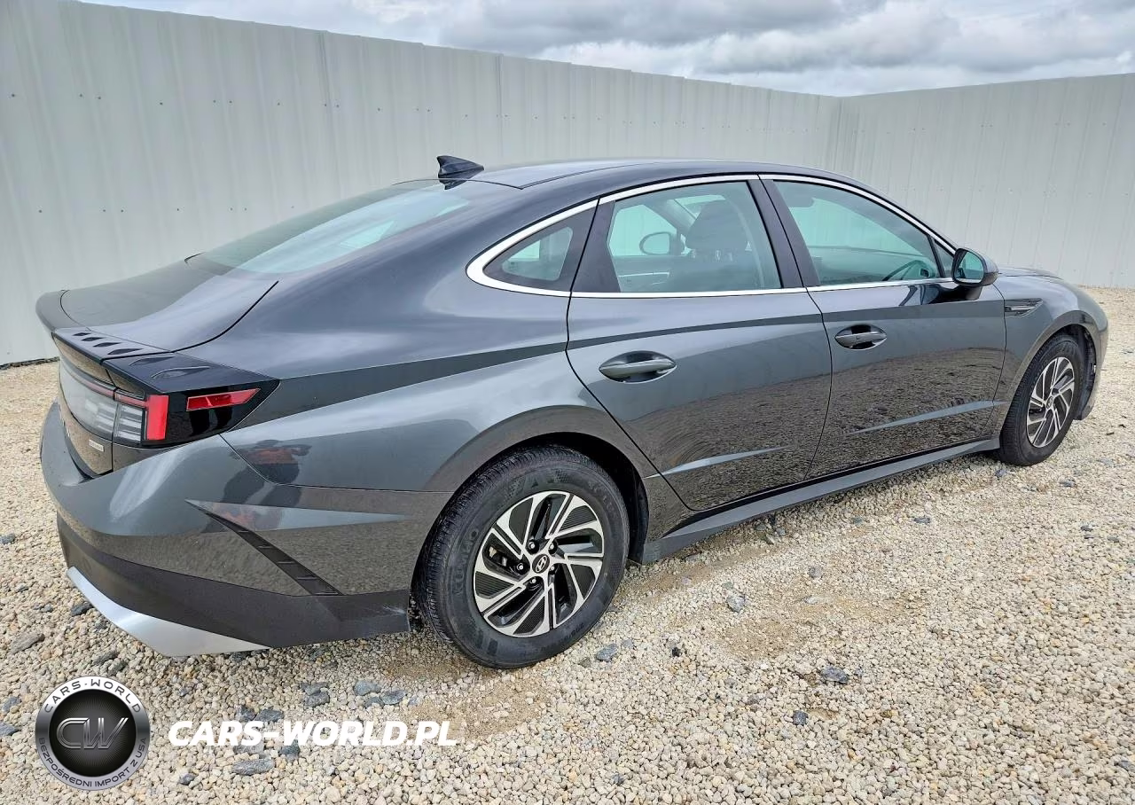 2026 Hyundai Sonata Hybrid Blue VIN:KMHL24JJ6TA145995 - 3
