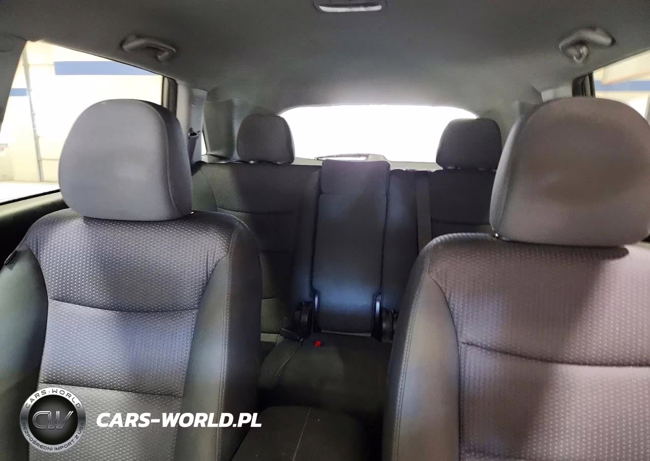 2011 Kia Sorento Lx VIN:5XYKT3A12BG185979 - 10
