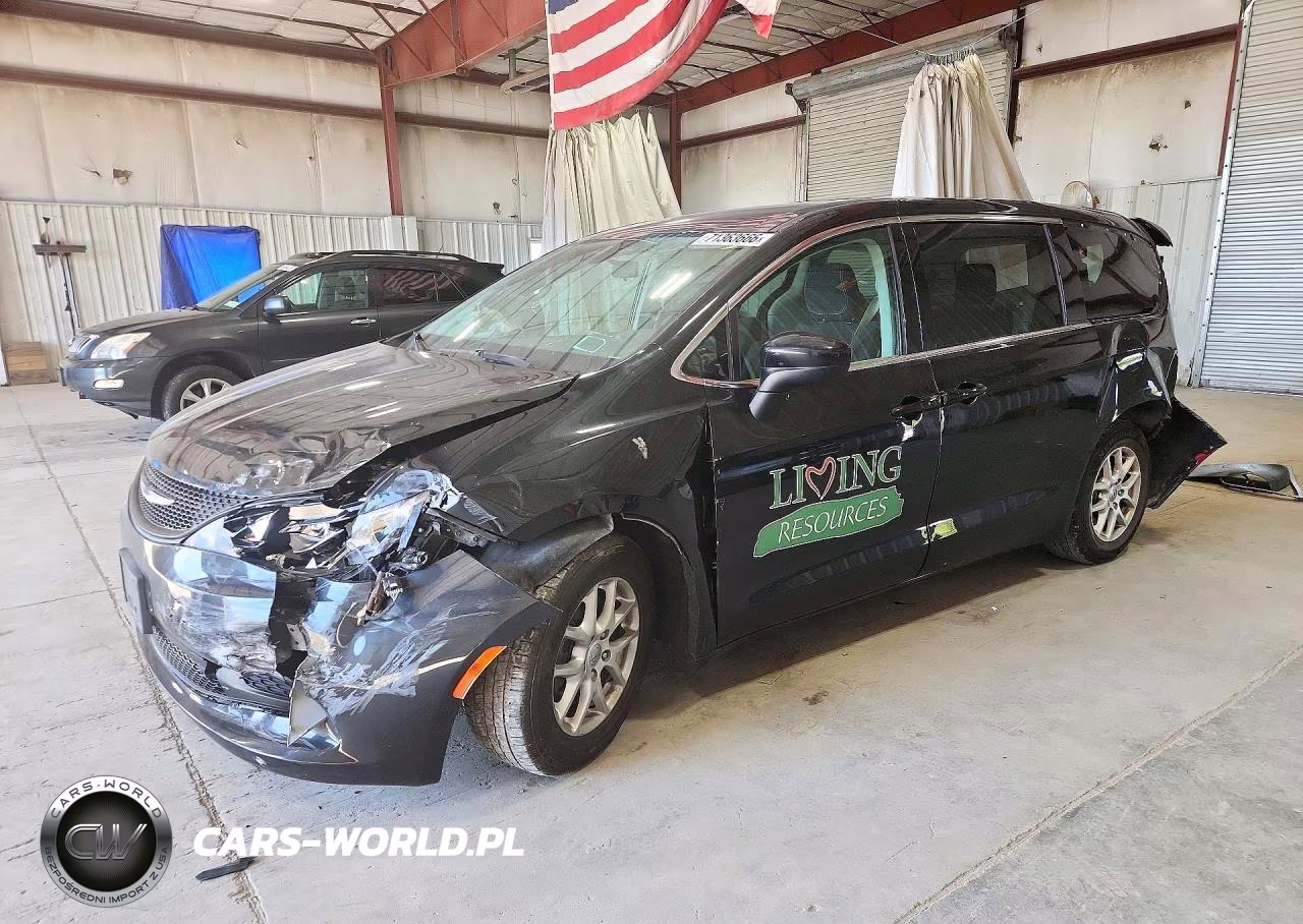 2022 Chrysler Voyager Lx