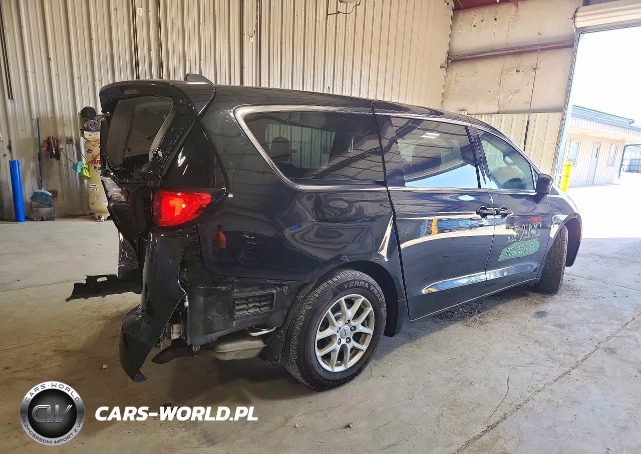 2022 Chrysler Voyager Lx VIN:2C4RC1CG2NR104855 - 3