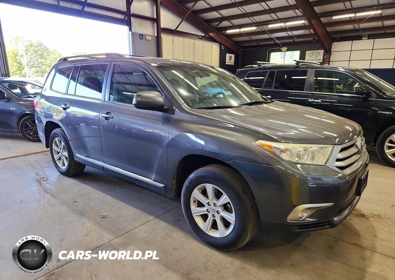 2013 Toyota Highlander Plus VIN:5TDBK3EH4DS253831 - 4