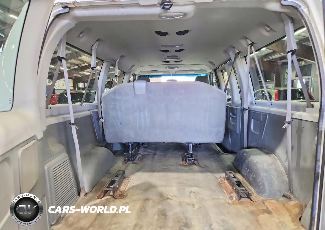 2011 Ford Econoline E350 Super Duty Wagon VIN:1FBNE3BLXBDA90547 - 10