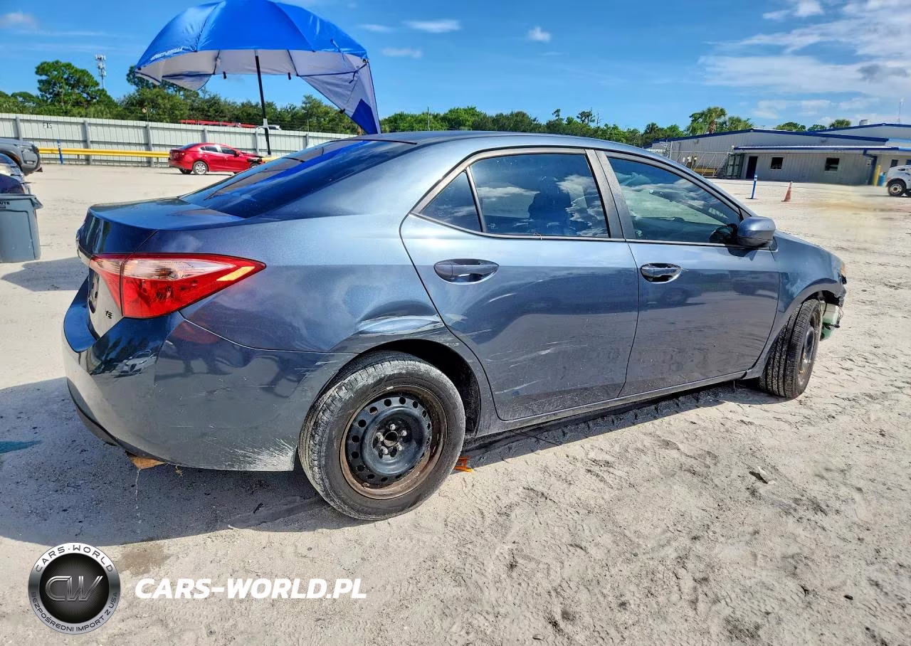 2017 Toyota Corolla Le VIN:2T1BURHE5HC760105 - 3