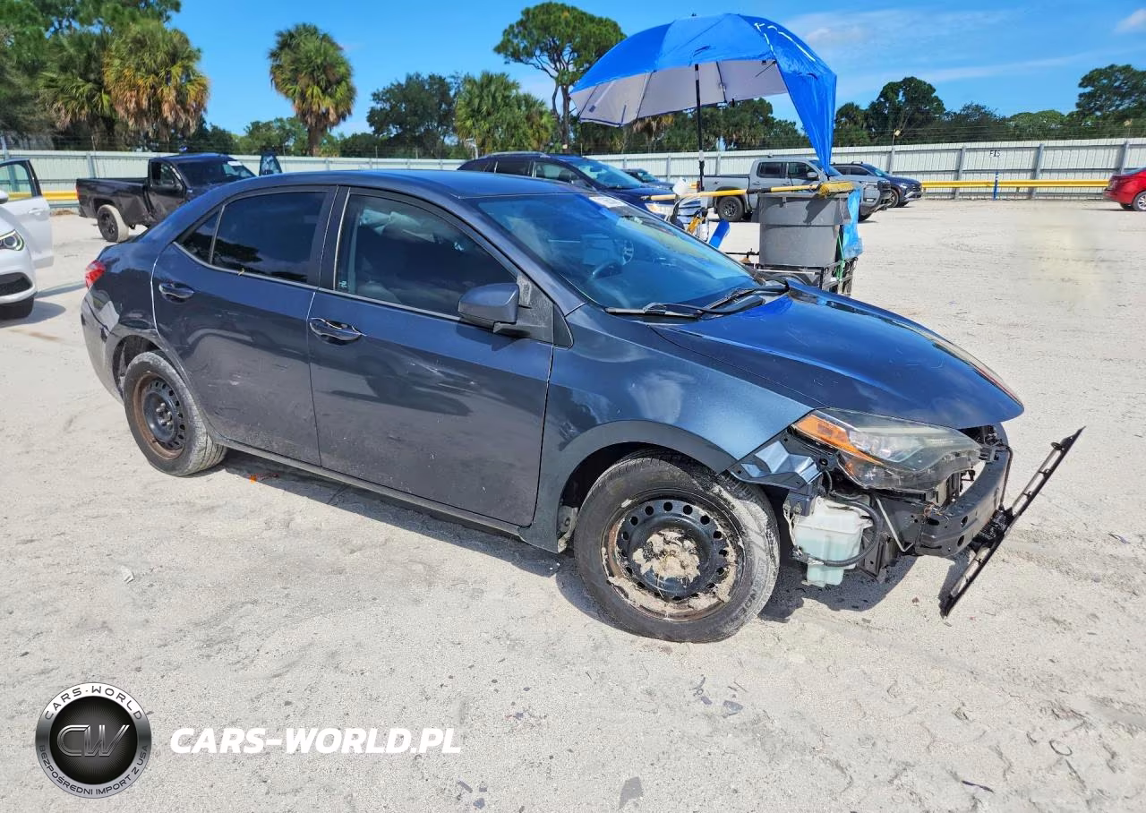 2017 Toyota Corolla Le VIN:2T1BURHE5HC760105 - 4