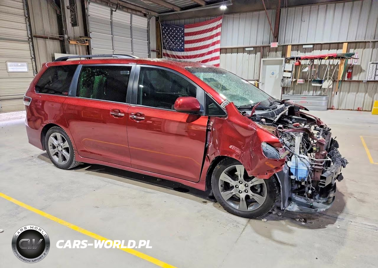 2015 Toyota Sienna Sport VIN:5TDXK3DC7FS579458 - 4
