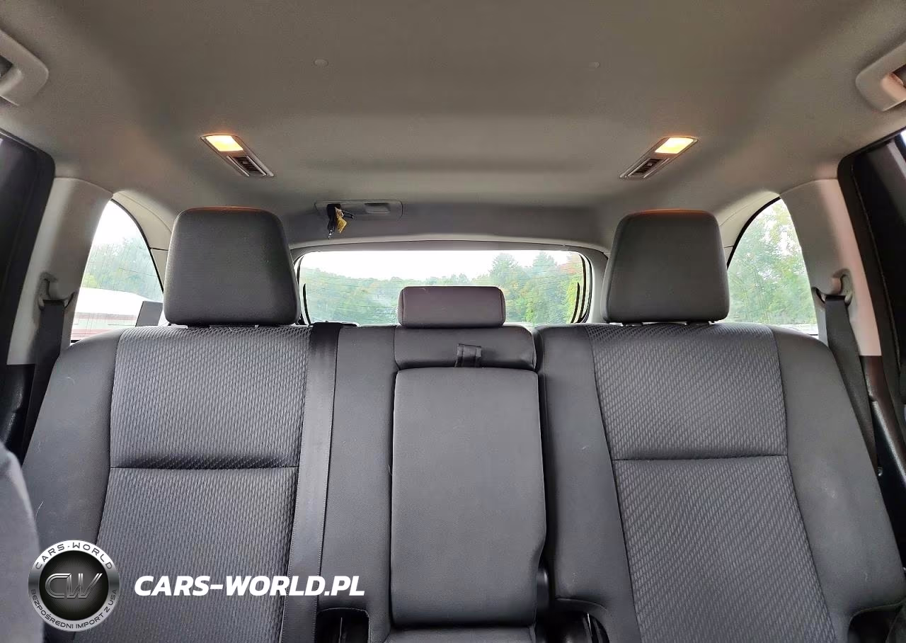 2015 Toyota Highlander Le VIN:5TDBKRFH4FS096841 - 10