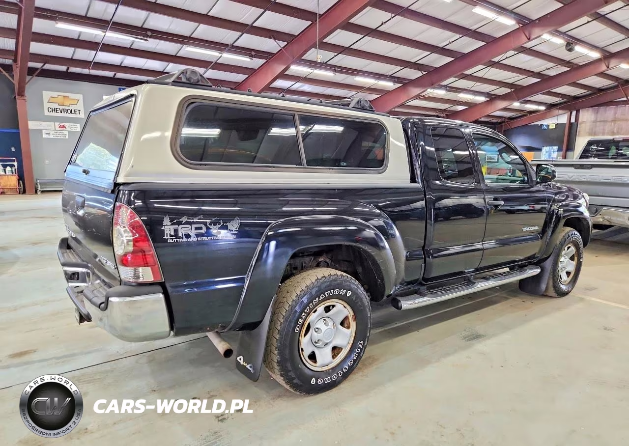 2014 Toyota Tacoma V6 VIN:5TFUU4EN0EX090184 - 3